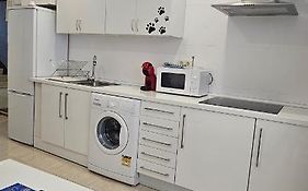Cozy Apartment 2km from Plaza de Toros-Ventas